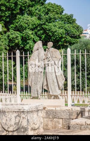 18 septembre, 2019. Nazareth, Israël. Statues du Pape Paul VI et le Patriarche Atenogoras Banque D'Images