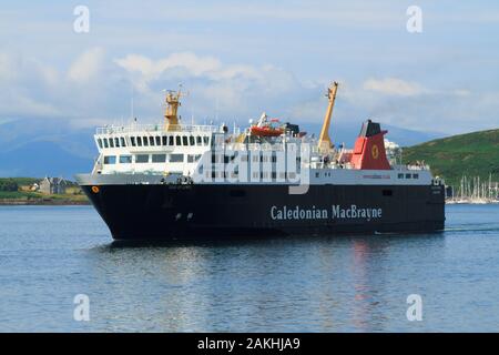 MV Isle Of Lewis voile à travers le Sound of Mull. L'un des divers types de ferries desservant les îles occidentales de l'Écosse Banque D'Images