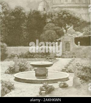 Villas italiennes et de leurs jardins ; . . Le dôme DE ST. PETERS. Depuis LES JARDINS DU VATICAN Mauvais villas romaines dans l'étude des villas près de l'italien plus petites villes, il est difficile d'apprendre une grande partie de leur histoire. Nowand alors certaines informations peuvent être tirées d'une guide local-livre, mais les faits sont généralement maigres orinaccurate, et le nom de l'architecte, la date d'établissement, le plan d'origine du jardin, alikebeen ont souvent oublié. En ce qui concerne les villas dans et sur Rome, l'caseis différents. Ici l'étudiant est dépassé par aprofusion de documents. Règlement des architectes illustres Banque D'Images