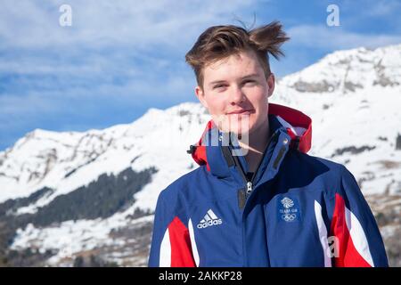 Team GB ski alpin, Jack Cunningham (17 ans) d'Oxford, aux Jeux Olympiques de la Jeunesse de Lausanne 2020 le 9 janvier 2020. Banque D'Images