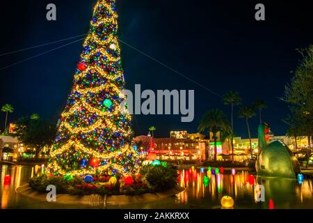 Orlando, Floride. Janvier 03, 2020, vue partielle de l'arbre de Noël à Hollywood Studios Banque D'Images