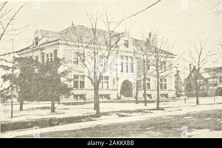 Une histoire de Cleveland et ses environs ; le cœur de New Maryland, Elroy McKendree Avery . The Cleveland Museum op Akt dans Wade 1auk. L'École d'Art de Cleveland 1882-1918] ART ET ARTISTES 565 1891, c'était un ministère de l'Université^ Western Reserve. Dans le année, après il beeome encore kretan hostel indépendante, elle movedfrom l'hôtel de ville à l'ancienne résidence Kelley sur Avenue Willson.Mais l'entreprise^ A bientôt sueh hébergement et, par la libéralité de Stevenson Burke et sa femme et .1. II. Wade, la moneyand web ont été fournies pour le grand bâtiment de Juniper Road andMagnol Banque D'Images