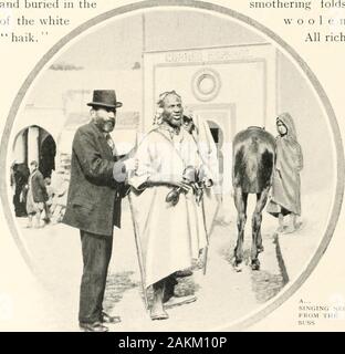 Le Burton Holmes conférences ; . )Aganda et le maintenir en vie d'bitteranti-chrétienne de l'agitation. Si nous suivons cette splendide )niscr i/(h)nous pres-prudemment perdre de vue lui dans la confusion de l'être,être drapé de foule à capuchon-augmentant par la porte supérieure qui openstoward le grand marché, ou Soko, sur la highground derrière la ville. Les femmes sont voilées de près et enterré dans le ^Vhaik lede blanc. L'étouffement se replie tous riches en laine. ... NEGROIROM THKSLSS CHANTER AU MAROC 37 Banque D'Images