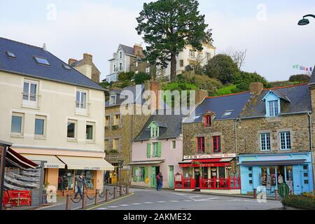 CANCALE, FRANCE -28 DEC 2019- Vue de la ville de Cancale, situé sur la côte de l'Océan Atlantique sur la Baie du Mont Saint Michel, dans le Gard Banque D'Images