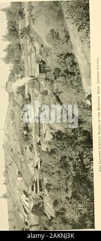 Californie mines et minéraux . al-isée articles de la lode le ruban rock contient les meilleures valeurs -les coutures vineuse être riche. Il se produit ainsi, cependant, dans poorlymineralized sections, où il contient peu de valeur, bien sûr. Quartz s'étend souvent à partir de la veine irrégulièrement en lessshattered plus ou certaines parties du mur rocks - en grande partie par substi- !, c'est cru. Cette occasion quartz supporte suffisamment valu-capable minéral avec elle pour former des organes importants de minerai rentables,de bas grade habituellement, cependant. Dans certaines sections de la lode il y a des grandes masses de métal-IZE Banque D'Images