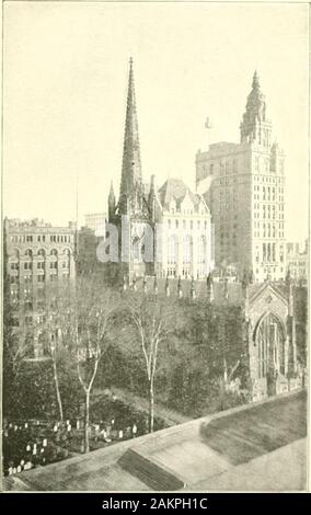 La métropole américaine, à partir de la Knickerbocker jours au temps présent ; New York City la vie dans toutes ses différentes phases . La Mutuelle du bâtiment. New York, deux vol., p. 1.8-. MANirATTAN I.IKK miKI)( ;. Niu YTk. Vol. Tmi&gt ;. p. IL9. Les bureaux de la vie de la VILLE DE NEW YORK, bibliothèque de droit, salons et salles de consultation, cafés, magasins, biu-ber shop, messagers-chaque thingand chaque appareil pour l'administration des affaires.Ses locataires comprennent des avocats, des médecins, des banquiers, de construction-ers, ai-chitects, géomètres, ingénieurs, et les hommes de bien d'autres professions. La New York Life Insurance Company, atBroadway et Leonard Street, doit Banque D'Images