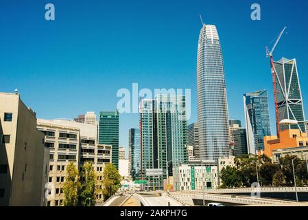 San Francisco, CA - Juillet 2018 - Une rue typique de San Francisco. Banque D'Images