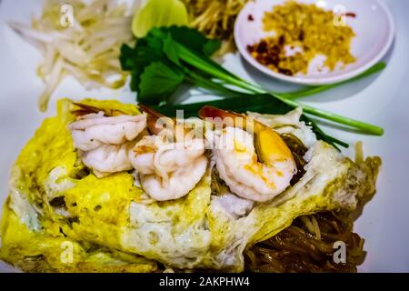 Délicieux nouilles ou padthai de style thaïlandais. Banque D'Images