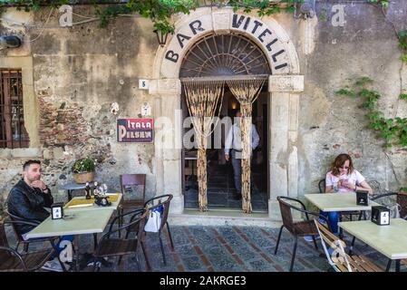 Bar Vitelli à Savoca comune, célèbre pour lieux de tournage du parrain des films sur l'île de Sicile en Italie Banque D'Images