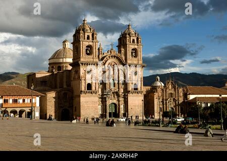 IGLESIA DE LA COMPANIA DE JESUS ÉGLISE SUR LA PLAZA DE ARMAS, Cuzco au Pérou Banque D'Images