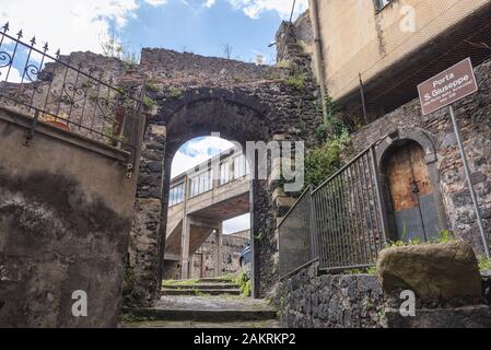 13e siècle Saint Joseph Gate dans Randazzo commune de l'agglomération de la ville de Catane, Sicile, Italie Banque D'Images