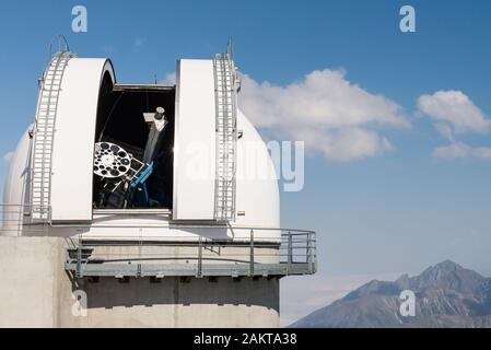 Le Pic du Midi sur le sommet du Pic du Midi de Bigorre dans les Pyrénées françaises. Banque D'Images