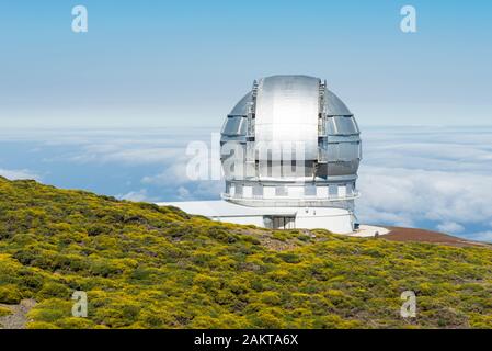 L'impressionnant Gran Telescopio Canarias à l'Observatoire Roque de los Muchachos sur l'île de la Palma, îles Canay. Banque D'Images