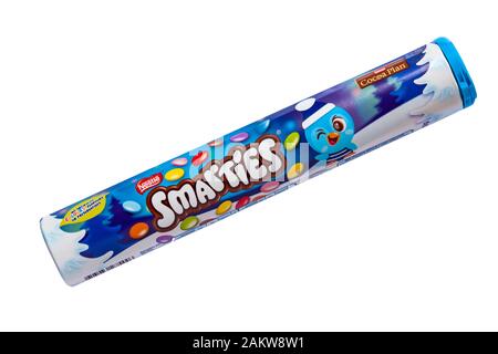 Tube de Nestlé Smarties isolé sur fond blanc Banque D'Images