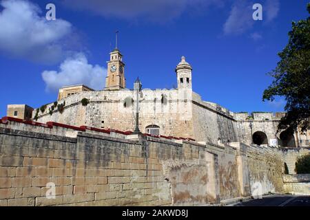 Stadttor und Stadtmauer um die historische Altstadt, Senglea, Malte Banque D'Images