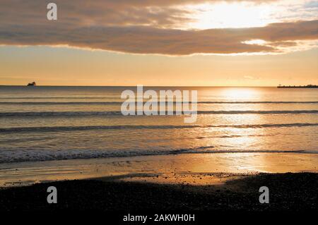 Weymouth. 10 janvier 2020. Météo britannique. Les gens à sortir tôt pour profiter d'un jour sec à Weymouth. crédit : Stuart fretwell/Alamy Live News Banque D'Images