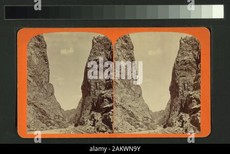 Royal Gorge, canon de l'Arkansas, D & RGRR (Denver & Rio Grande Railroad), Colorado Royal Gorge, canon de l'Arkansas, D. & R.G.R.R. [Denver & Rio Grande Railroad], Colorado. ; Royal Gorge, canon de l'Arkansas, D. & R.G.R.R. [Denver & Rio Grande Railroad], au Colorado. Banque D'Images