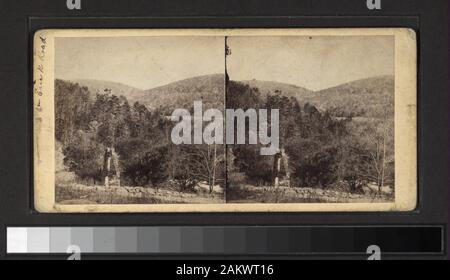 Ruines de l'ancien four sur le Ramapao où la chaîne a été faite, qui s'étendait sur toute la compagnie à West Point pendant la Révolution comprend également des vues à partir de la série intitulée : Vues de beaux paysages le long de la ligne de l'Erie Railway, et pittoresque sur l'ERIE R.R. Comprend un affichage colorés à la main. Robert Dennis Collection de vues stéréoscopiques. Vues le long de l'Erie Railroad, y compris Lackawaxen et la rivière Delaware, vue sur le Chemung à Elmira, Starucca viaduct et environs, Cascade aux environs du pont y compris chutes Cascade, pont à Hancock, la Ramapo Valley près de Southfield, Ramapo, y Banque D'Images