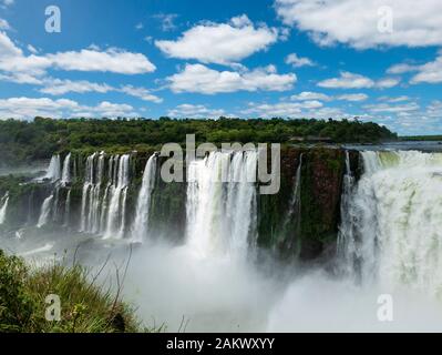 La gorge du diable (Garganta del Diablo / Garganta do Diabo) Chutes d'Iguacu Falls) (vu de l'Iguazu Falls National Park, l'Argentine. Banque D'Images