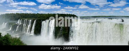 La gorge du diable (Garganta del Diablo / Garganta do Diabo) Chutes d'Iguacu Falls) (vu de l'Iguazu Falls National Park, l'Argentine. Banque D'Images