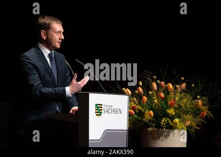 Dresde, Allemagne. 10 janvier, 2020. Michael Kretschmer (CDU), premier ministre de Saxe, parle aux invités lors d'une réunion de l'an dans le musée allemand de l'hygiène. La devise de la réception est "Ensemble pour la Saxe". Credit : Sebastian Kahnert/dpa-Zentralbild/dpa/Alamy Live News Banque D'Images