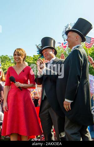 Royal Wedding Day, Windsor, Berkshire, Royaume-Uni. 19 mai, 2018. BBC One Show Présentateur Alex Jones était en direct à partir de la Longue Marche à Windsor le jour de la Mariage du Prince Harry et Meghan Markle. Credit : Maureen McLean/Alamy Banque D'Images