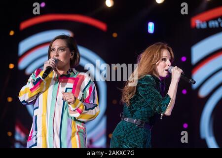 Les artistes canadiens-français Arianne Moffatt (à gauche) et France D'Amour sont vus sur scène lors de la Fête nationale du Québec sur les plaines d'Abraham à Québec Dimanche 23 juin 2019. La Fête nationale du Québec, également connu comme la fête de la St-Jean-Baptiste, fête nationale du Québec est. Banque D'Images