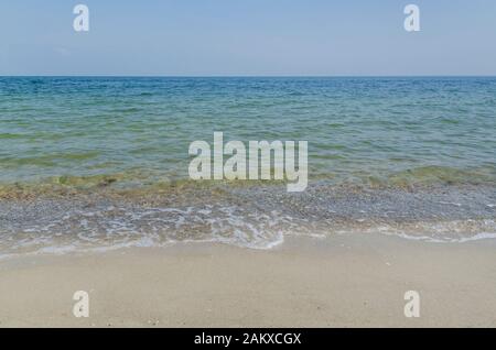 Plage de sable de mer sur la mer Noire Banque D'Images