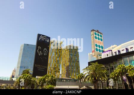 Las Vegas, Nevada - Extérieur de l'Aria resort dans la zone centre-ville de Las Vegas Strip. Orientation horizontale grand angle lors du passage à l'heure Banque D'Images