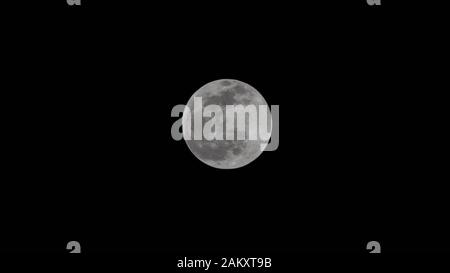 Allahabad, Uttar Pradesh, Inde. 11Th Jan, 2020. Allahabad : une vue de wolfmoon avant la pénombre Eclispe lunaire à Allahabad le vendredi 10 janvier 2020. Credit : Prabhat Kumar Verma/ZUMA/Alamy Fil Live News Banque D'Images