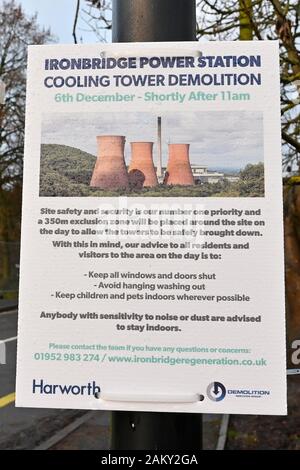 06/12/2019. Shropshire, Royaume-Uni. Des informations sur les tours de refroidissement de la centrale électrique Ironbridge contrôlaient la démolition dans le Shropshire. Banque D'Images