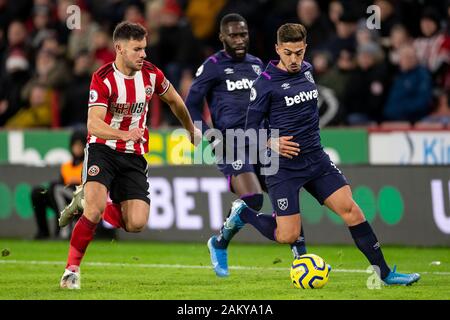 Sheffield, Royaume-Uni. 10 janvier, 2020. George Burns de Sheffield United et Manuel Lanzini de West Ham United au cours de la Premier League match entre Sheffield United et West Ham United à Bramall Lane le 10 janvier 2020 à Sheffield, en Angleterre. (Photo de Daniel Chesterton/phcimages.com) : PHC Crédit Images/Alamy Live News Banque D'Images