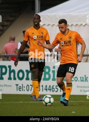 Seaview Stadium, Belfast, Irlande du Nord. 06Th Aug 2019. L'UEFA Europa League Deuxième tour de qualification (deuxième étape) croisés (rouge/noir) v les loups. Joueur de Wolverhampton Wanderers Diogo Jota (18) en action. Banque D'Images