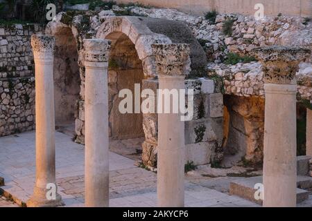 Vestiges de l'époque byzantine Cardo, construite par l'empereur Justinien au 6ème siècle à le quartier juif dans la vieille ville de Jérusalem-Est Israël Banque D'Images