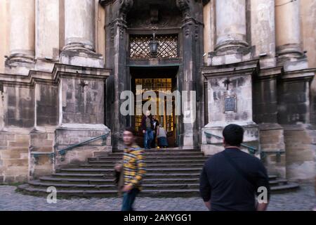 L'église et le monastère dominicains est une église qui a survécu depuis les âges moyens à Lviv, en Ukraine. Banque D'Images