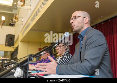 Le député de Québec Solidaire Sol Zanetti est perçu au cours de la campagne électorale 2008 du Québec à Québec le mercredi 19 septembre 2018. Banque D'Images