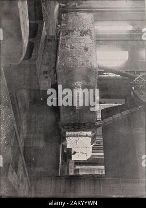 Histoire de la fabrication de plaques de blindage pour la marine des États-Unis . Bethléem et la société fer Carne-gif Steel Company chaque réception d'une part de l'workthus a tenté en vain, et à des prix plus thanthe United States a ensuite payer ces sociétés pour la même classe d'armure. Le Gouvernement russe a maintenant adopté le mostadvanced processus d'armure de la période actuelle et al-plus entièrement remodeler l'usine de Kolpino à un additionalcost de plusieurs millions pour suivre le rythme de l'improvementsin fabrication d'armure, mais, à en juger par son expérience passée, il est raisonnablement certain que th Banque D'Images