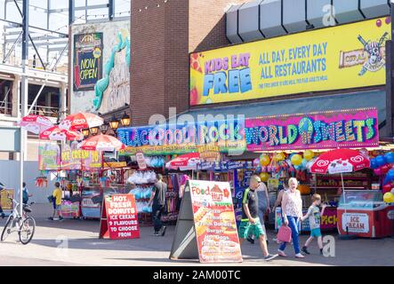 Blackpool Rock And Confectionery Shop, Ocean Boulevard, Promenade, Blackpool, Lancashire, Angleterre, Royaume-Uni Banque D'Images