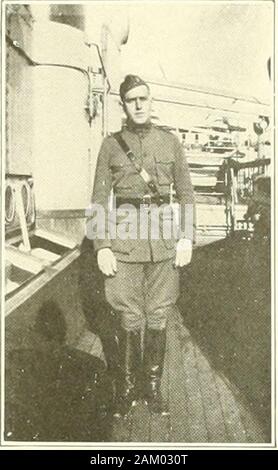 331field artillery, United States Army, 1917-1919 . D'abord. Le Lieut. Wayne A. Baird a commandé le 15 août 1917à Fort Sheridan, Illinois. S'est joint à 331F. d'uneet affectés au Siège Août 29,1917 Entreprise. Promu au grade de 1er lieutenant. 31 décembre 1917, transférée à Camp d'embarquement, Bordeaux, France, le 29 décembre 1918. 39 0 - L'ADMINISTRATION CENTRALE SOCIÉTÉ inA 551SJ ec d'artillerie de premier lieutenant. John Caleb Hendee né à Anderson, Indiana, le 16 mai 1892. Purdue University,Btp,classe de [914 commandé 2e Lieut. 15 août 1917 atFort Sheridan, l'Illinois. Rejoint le 331F. A.Aug. 29, 19 Banque D'Images