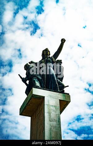 Statue commémorative de la libération de Rijeka rom le fascisme nazi à la fin de la seconde Guerre mondiale. Conçu par Vinko Matković, construit en 1955. Banque D'Images