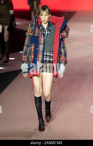 Milan, Italie. 10 janvier, 2020. DSQUARED2 Automne/Hiver 2020/2021 de piste à Milan Fashion Week d'hommes Janvier 2020 - Milan, Italie 10/01/2020 | Crédit dans le monde entier d'utilisation : dpa/Alamy Live News Banque D'Images