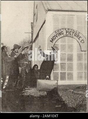 Déménagement Photo News (1911) . La citp la dernière partie de la semaine, et il certainlywas excellent. Toute personne ayant visité l'île peuvent readilysee que la société américaine nous a donné une fidèle reproduction du sous-marin merveilleux jardins qui areworld réputé. Quand on voit le travail qui est putout par la compagnie américaine on se demande comment ils le font. Ouvert à Eepresent FilmManufacturers bon américain pour l'Angleterre, l'Europe et les colonies anglaises de câble ou d'écrire : Universal Film Company, Ltd. 5 Danemark St., Charing Cross Road, London,W. C. Adresse, Ufilmico par câble, téléphone, Londres Central 13674 40 Banque D'Images