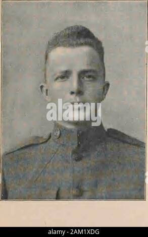 Les aviateurs de la Nouvelle-Angleterre 1914-1918 ; leurs portraits et leurs dossiers . ina A. (Watling) Bradley, de Groton, Massachusetts;est né à Quincy, Massachusetts, le 13 décembre 1890. Il a fait ses études à l'theGroton High School et à la messe du collège agricole, suis-herst, obtenant son diplôme en 1914, avec le degré d'INJECTION BOSCH Il aGovernment a reçu la nomination et se sont attachés au Bureau ofEntomology à Washington, travaillant au laboratoire à MelroseHighlands jusqu'à son enrôlement. Il s'enrôle le 27 novembre 1917, et est allé à l'École de masse, M.I.T., pour la formation, a été transférée à Princeton, N.J., dans Dec,et de là a été envoyé t Banque D'Images