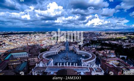 Paysage urbain coloré et étonnant de Rome, en Italie Banque D'Images