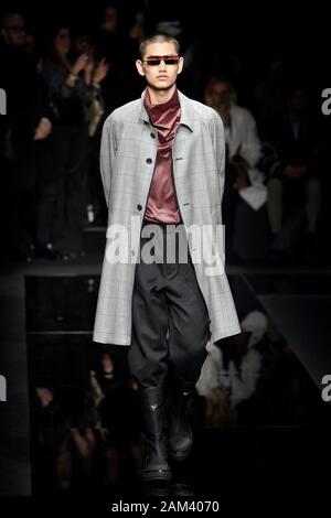 Milan, Italie. 11Th Jan, 2020. Milan Fashion week, Les Hommes Automne Hiver. 2020 2021 Milan, mode masculine Automne Hiver 2020 2021. Emporio Armani Photo : Crédit photo : modèle indépendant Agence/Alamy Live News Banque D'Images