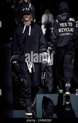 Milan, Italie. 11Th Jan, 2020. Milan Fashion week, Les Hommes Automne Hiver. 2020 2021 Milan, mode masculine Automne Hiver 2020 2021. Emporio Armani Photo : Crédit photo : modèle indépendant Agence/Alamy Live News Banque D'Images