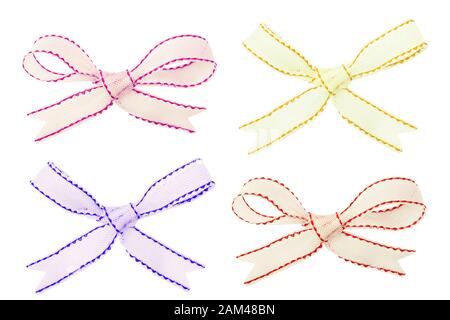 Jeu de rubans cousus blancs isolés sur blanc Banque D'Images