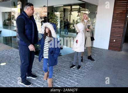 Malaga, Espagne. 11Th jan 2020. Le joueur brésilien Ronaldo Nazario est en visite dans la ville de Malaga qui est venu avec sa petite amie Marie d'isolation et de ses deux filles de le match de la coupe du roi, dont il est le président et principal actionnaire Valladolid CF face au FC de Marbella. Credit : Lorenzo Carnero/ZUMA/Alamy Fil Live News Banque D'Images