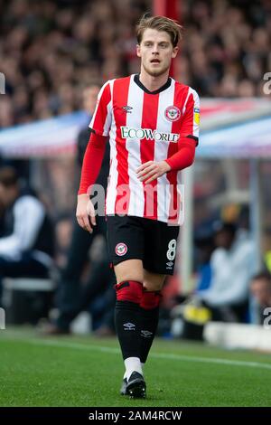 Londres, Royaume-Uni. 11Th Jan, 2020. Mathias Jensen de Brentford au cours de l'EFL Sky Bet match de championnat entre Brentford et Queens Park Rangers à Griffin Park, Londres, Angleterre le 11 janvier 2020. Photo par Salvio Calabrese. Usage éditorial uniquement, licence requise pour un usage commercial. Aucune utilisation de pari, de jeux ou d'un seul club/ligue/dvd publications. Credit : UK Sports Photos Ltd/Alamy Live News Banque D'Images