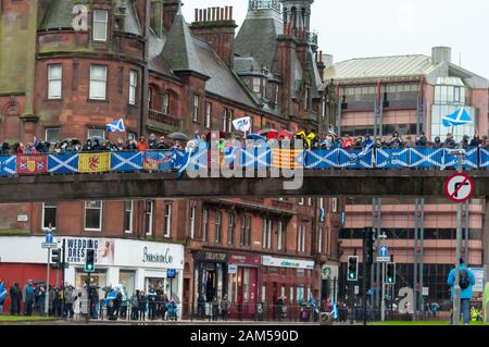 Glasgow, Ecosse, Royaume-Uni. 11Th Jan, 2020. Campagne en faveur de l'indépendance écossaise dans les rues de Glasgow. La marche a été organisée par le groupe tous sous une même bannière et a voyagé de parc Kelvingrove à travers la ville à Glasgow Green. Credit : Skully/Alamy Live News Banque D'Images